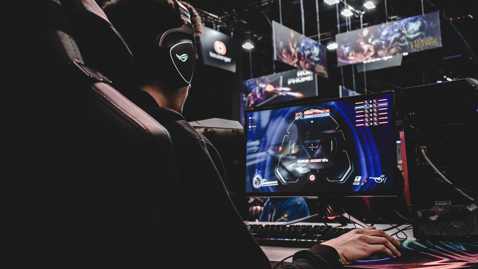 
          Got a spare computer on your LAN sitting idle? Do you wish your lighting bakes wouldn’t take so long?
        